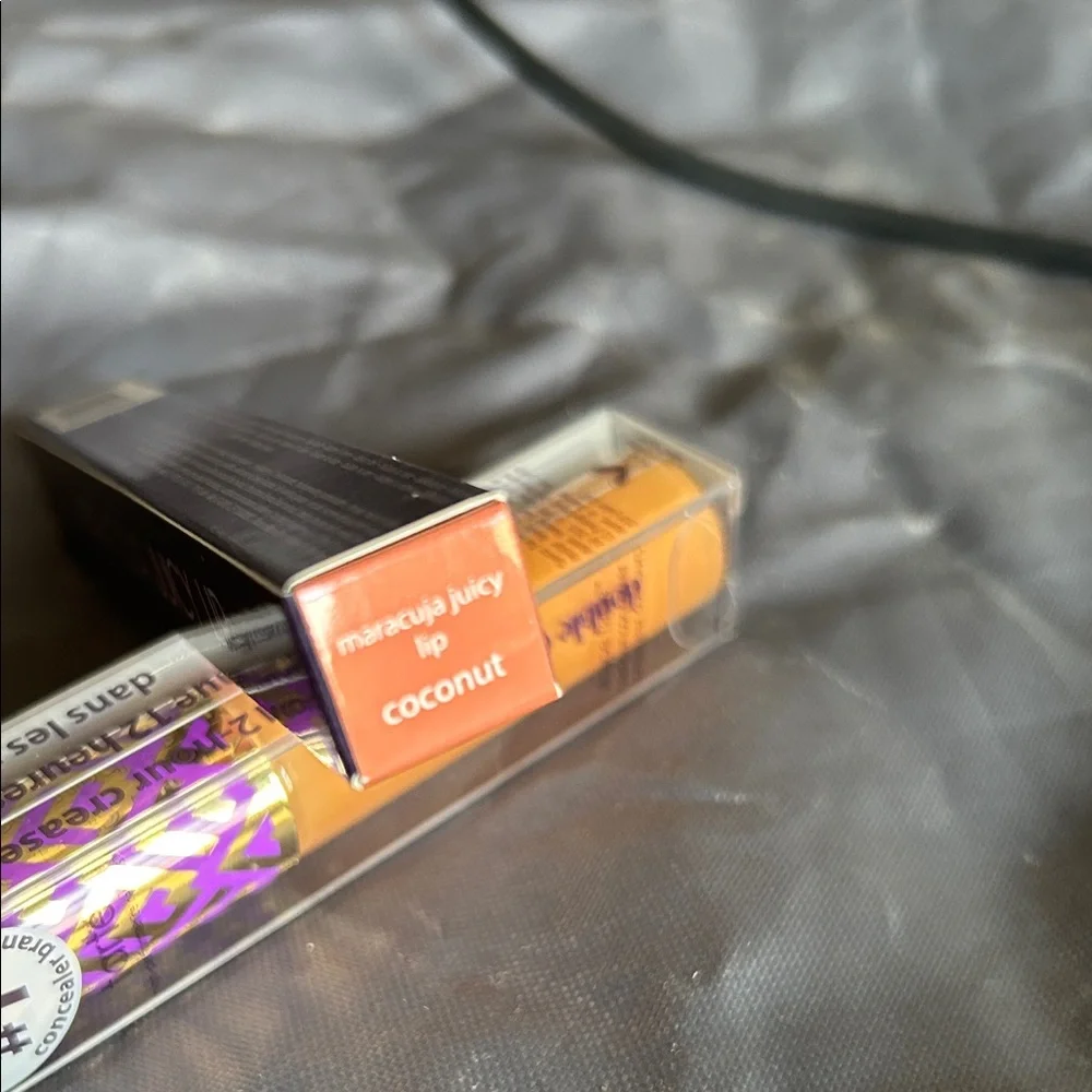 Tarte 3 Piece Kit Maneater Black Mascara,Tan Sand Concealer & Maracuja Juicy Lip - Picture 11 of 16